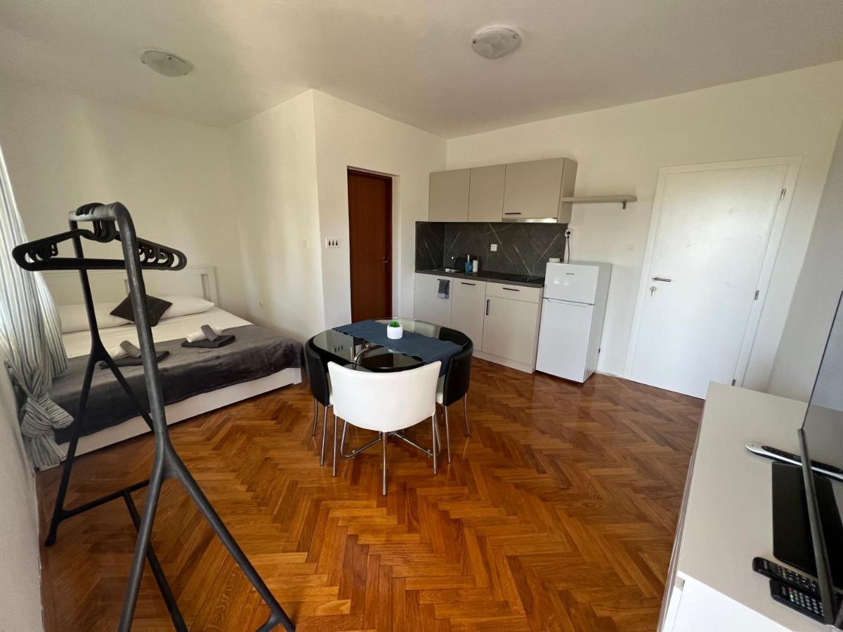Apartments Antolkovic อูกล์ยัน ภายนอก รูปภาพ