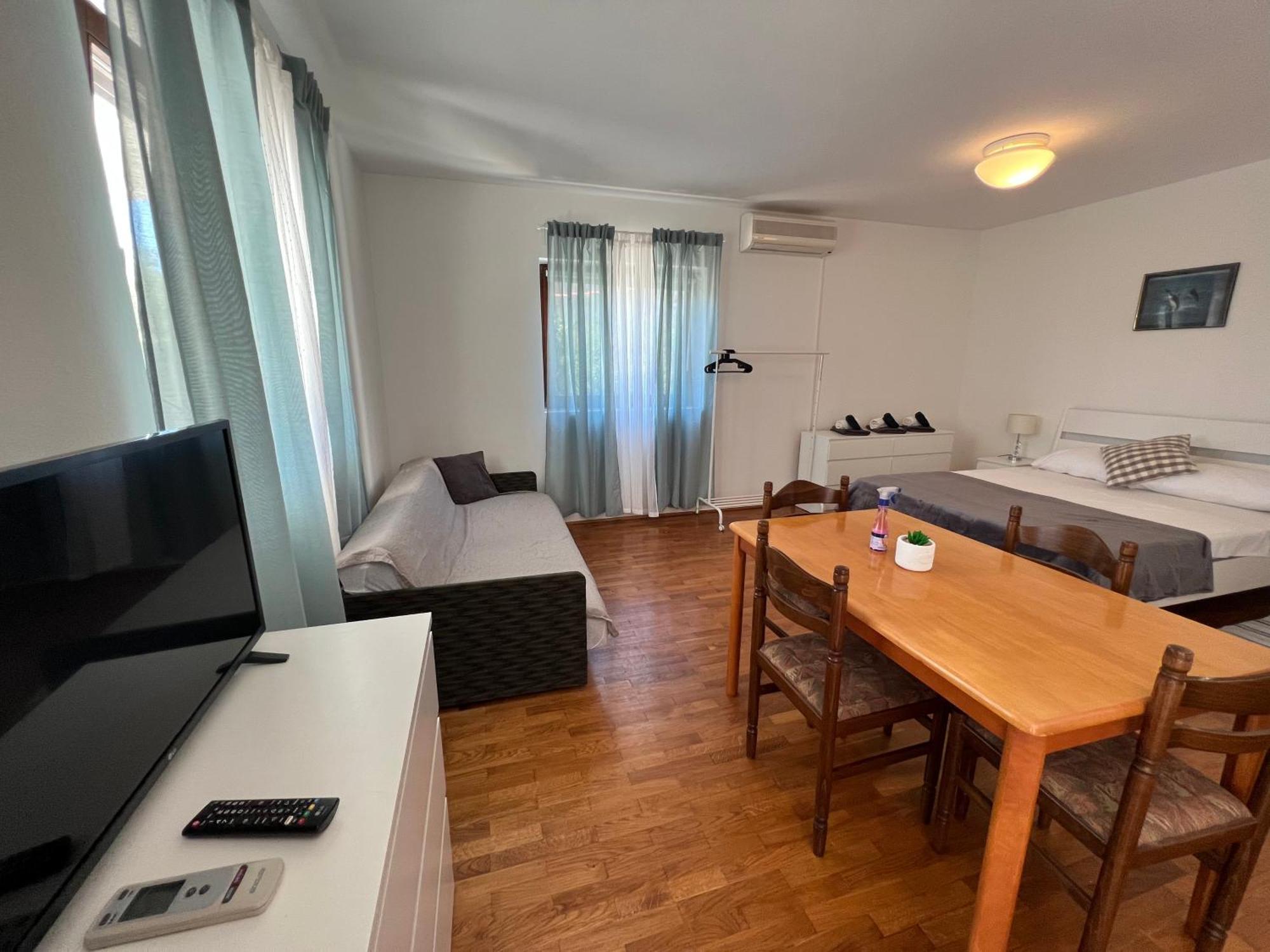 Apartments Antolkovic อูกล์ยัน ภายนอก รูปภาพ
