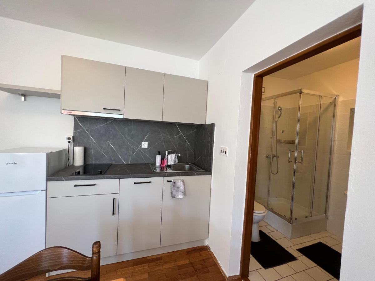 Apartments Antolkovic อูกล์ยัน ภายนอก รูปภาพ
